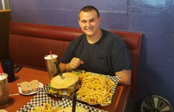 Garage Cafe Hemi Burger Challenge Attempt 1