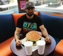 Quickie’s 4lb Titan Burger Challenge