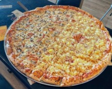 The 30-inch Rockstar Team Pizza Challenge