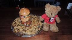 The Roaming Gnome’s Burger Challenge Sevierville TN