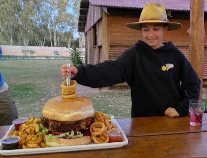 Nindigully's "Road Train" Burger Challenge