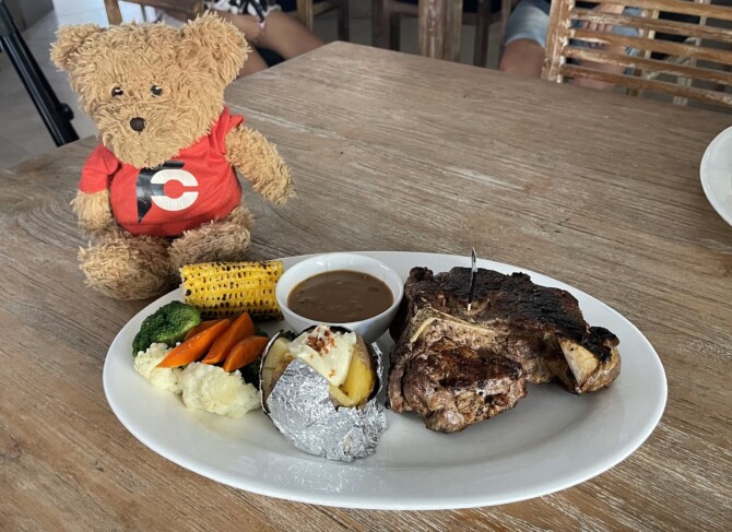 Moo Moo's Australian Steakhouse 1kg TBone Steak Dinner Challenge Legian Bali Indonesia