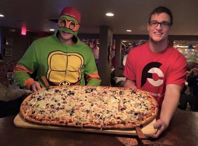 Luigi’s Big Eater 30″ Team Pizza Challenge