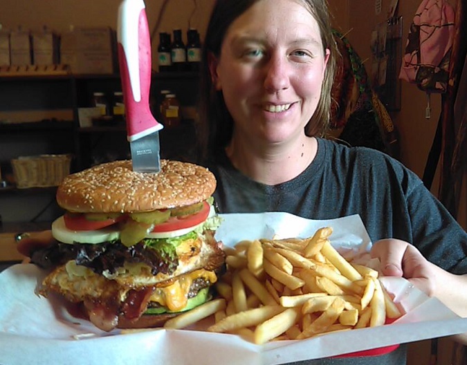 Silver Falls Country Store Burger Challenge