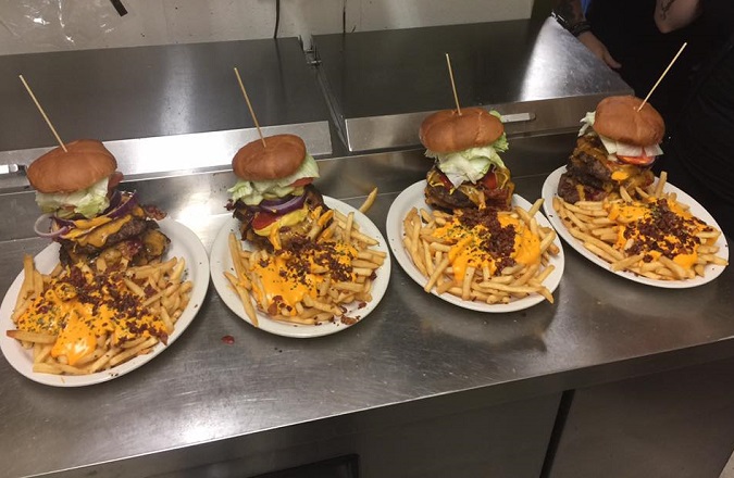 Flannigan's 3lb Burger Challenge
