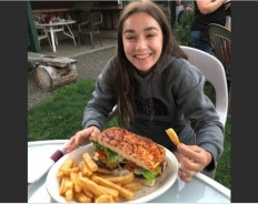 Stubborn Mule's 5lb Burger Challenge