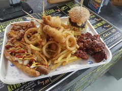 Cafe at the End of the Universe's 42 Man V Food Challenge Warrington