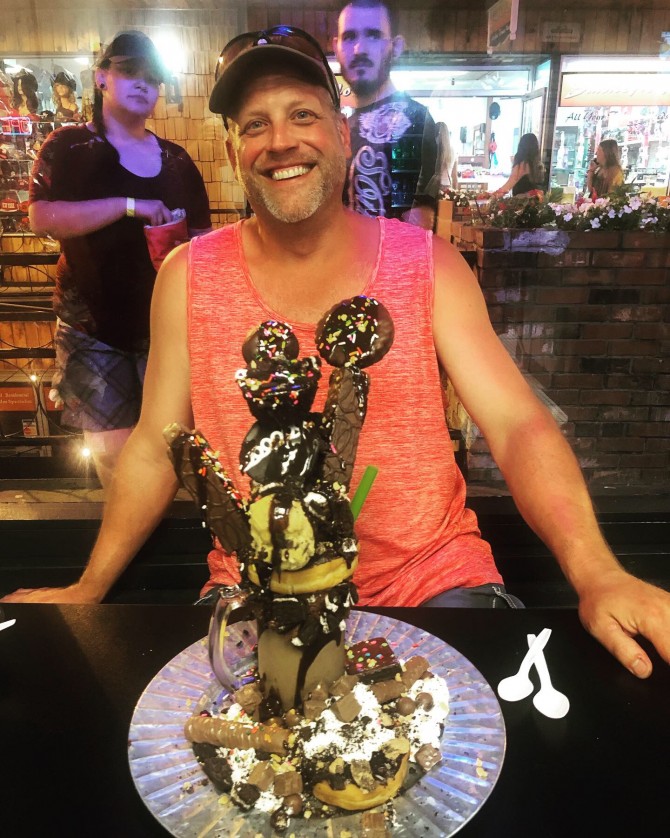 A’ la Mode's "Freakshake" Milkshake Challenge