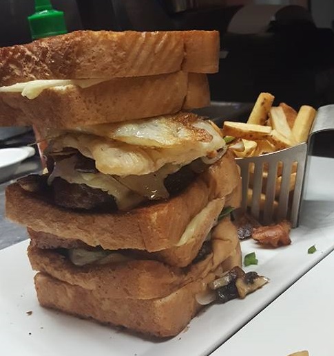 Rick's Burger Challenge Kingston NH