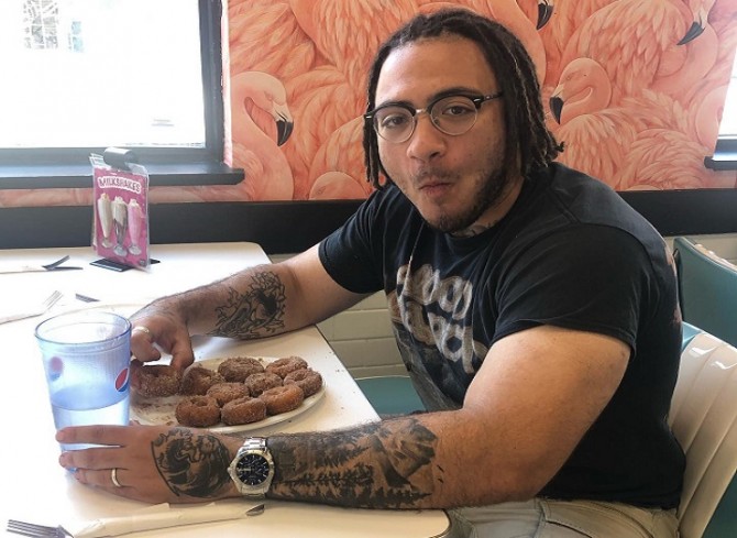 Pudgyboy's 100 Mini Donuts Challenge
