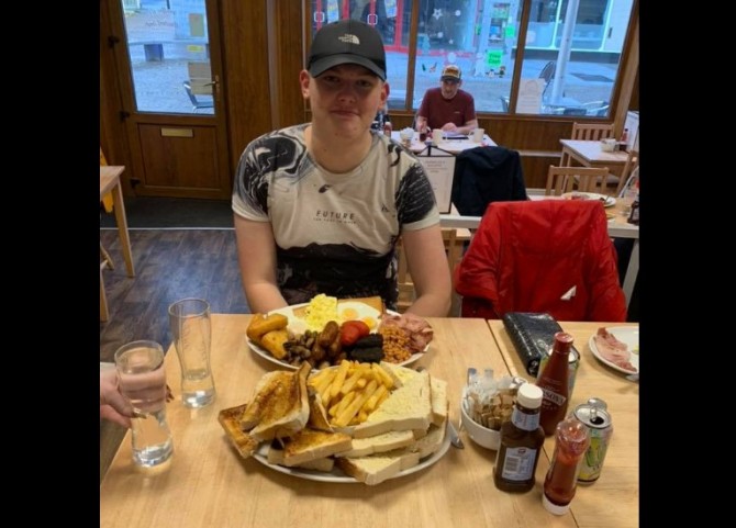 Full English Cafe's "Man V Food" Breakfast Challenge