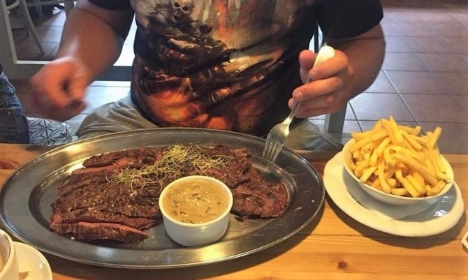Půlměsíc Grill's 1kg Flap Steak Challenge