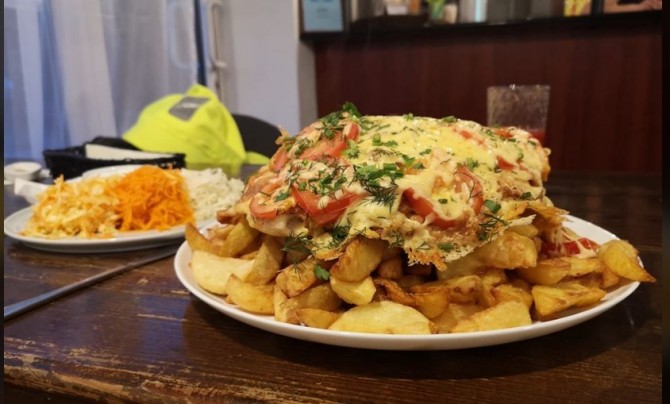 Kafe Berzi's Meat and Potatoes Food Challenge