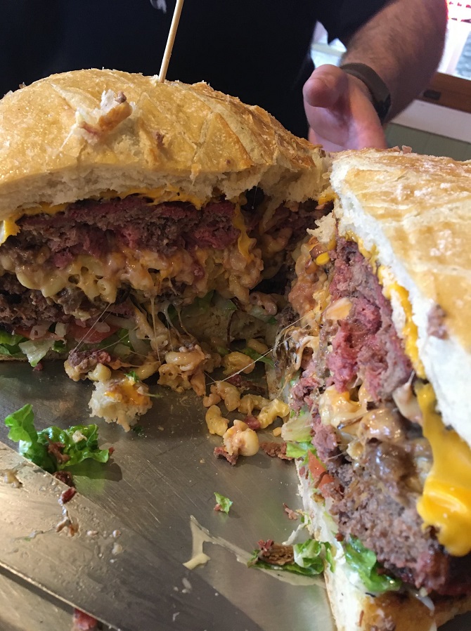Darlings Marina Burger Challenge Picture Inside