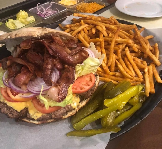 Murphy's Burger Challenge Rockford Illinois