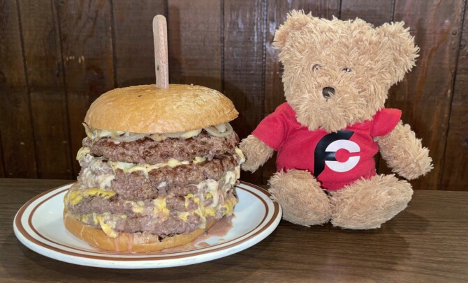 Chubbie's 5lb Cheeseburger Challenge Racine