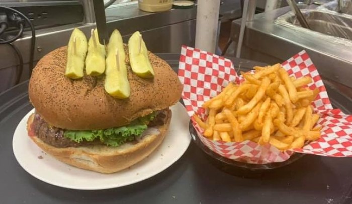 Buster's 2lb Burger Challenge