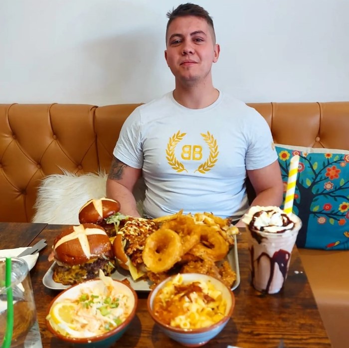 Sloppy Joe's Man VS Joe Burger Challenge