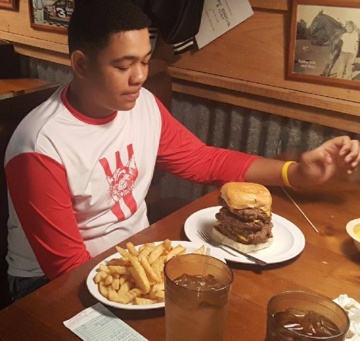 Early's Muddy Creek Monster Burger Challenge