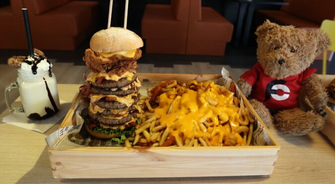 Chillers 8 Patty Ultimate German Cheeseburger Challenge Essen Germany