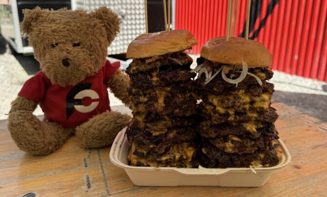 Tasty Bros Foodtruck 24 Patty Burger Record Challenge Örebro Sweden