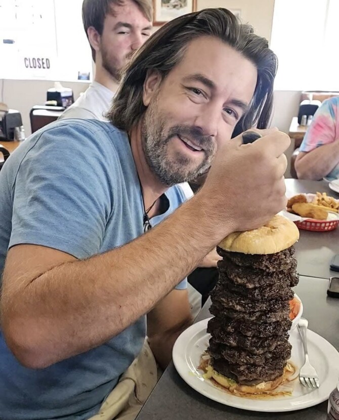 Waha Grill's "Meat The Challenge" 5lb Burger Challenge