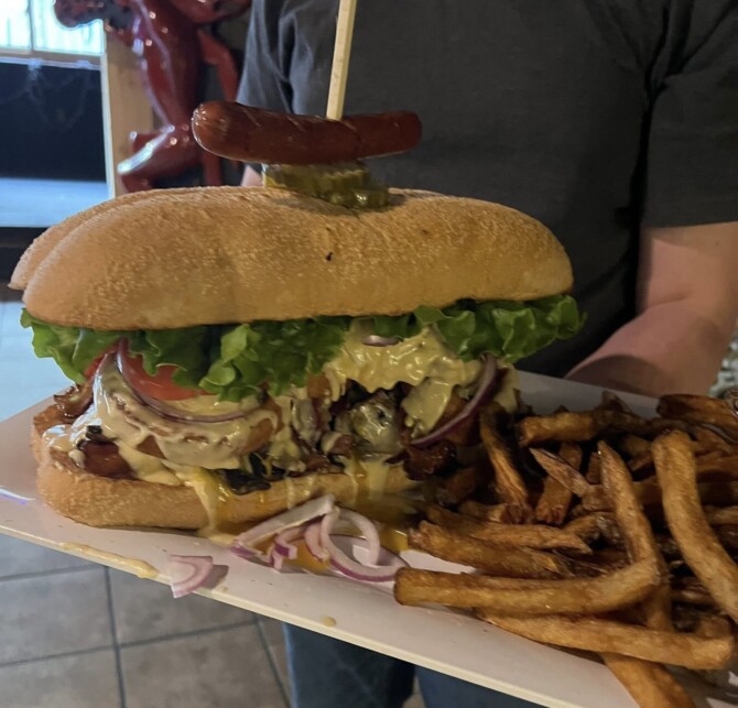 Twisted Raven's Burger, Fries, and Ale Challenge
