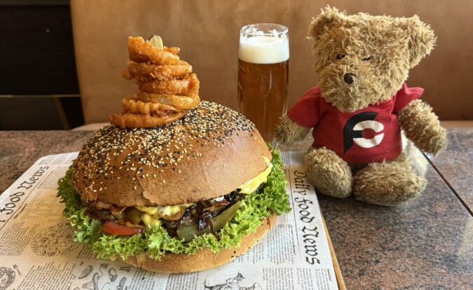 Restaurant PRUK 2.5kg Slovakian Maxi Burger Challenge Bratislava Slovakia