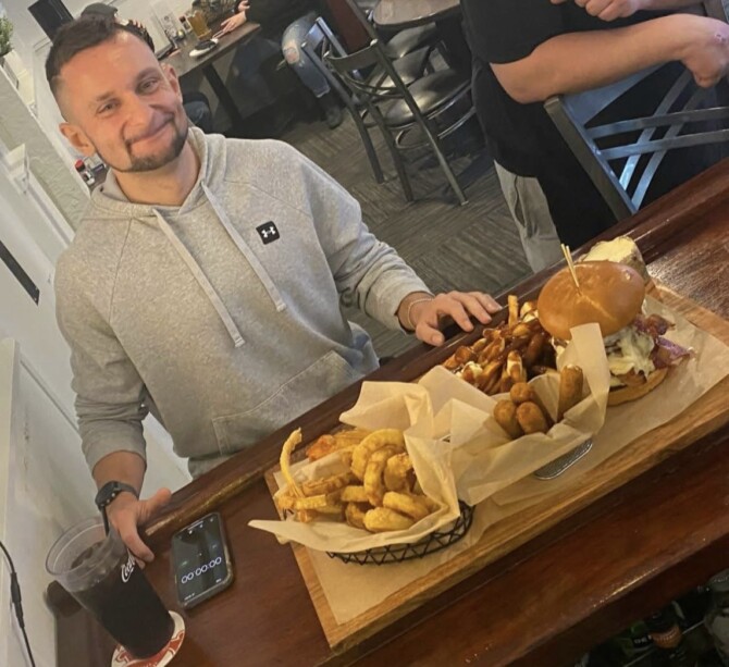Hydro Tavern's "Mountain Man" Food Challenge