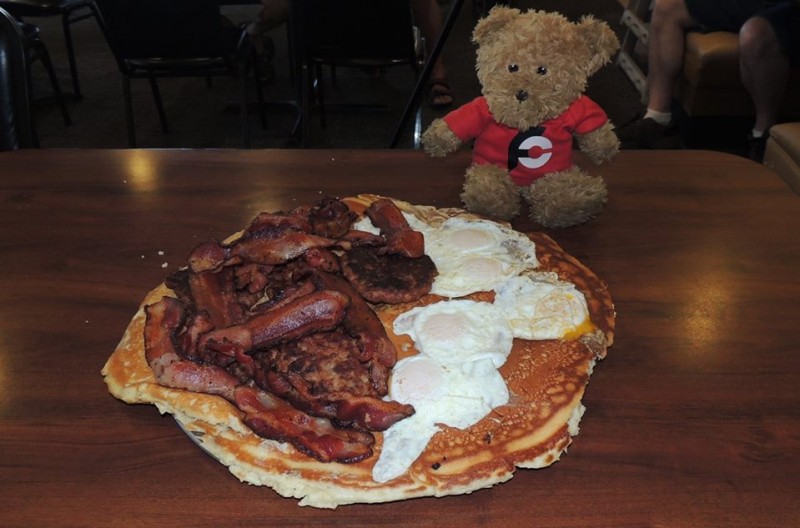 602-elly-may-dining-paul-bunyan-breakfast-challenge