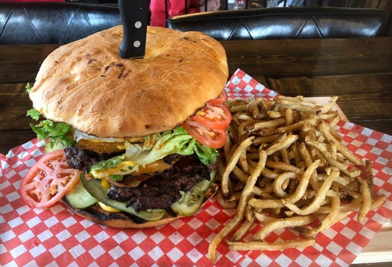 614-bernard-stanleys-bsg-burger-challenge