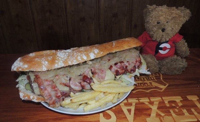 Texas Tavern Grizzly Burger Challenge Guadarrama