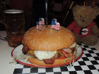 #629 Billy Bob Wall of Fame Burger Challenge