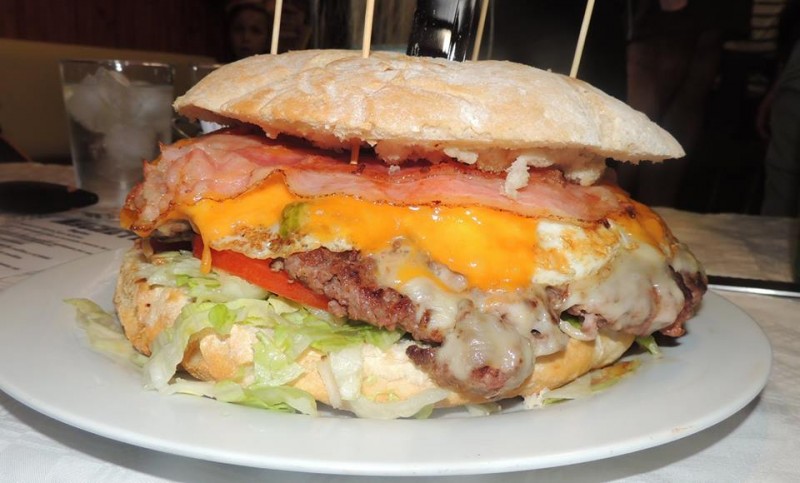 630-contabrico-noja-machete-burger-challenge