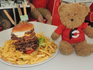 #648 50's American Diner Burger Challenge Portugal