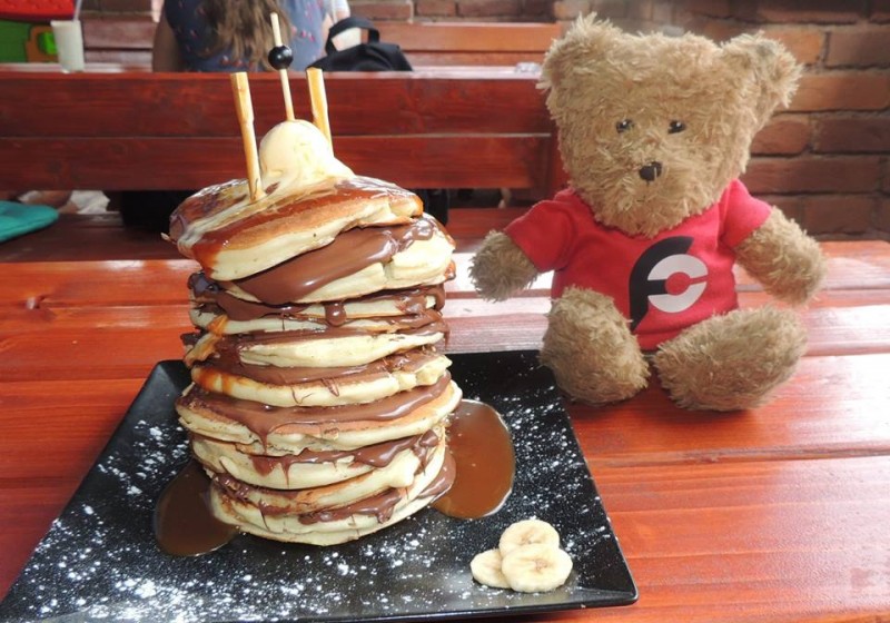 654-nase-bistro-tower-of-pancakes-challenge