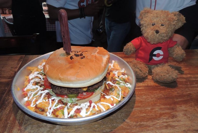 658-claw-bbq-5lb-beast-burger-challenge-dubai
