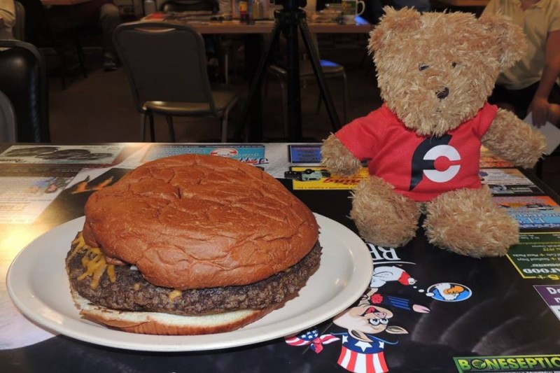 679-pign-chiks-sarge-burger-challenge