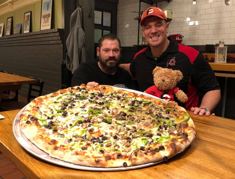 685-vitos-26-inch-team-pizza-challenge