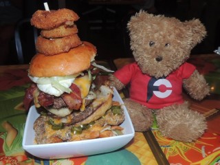 #688 Cheeseburger Waikiki Burger Challenge