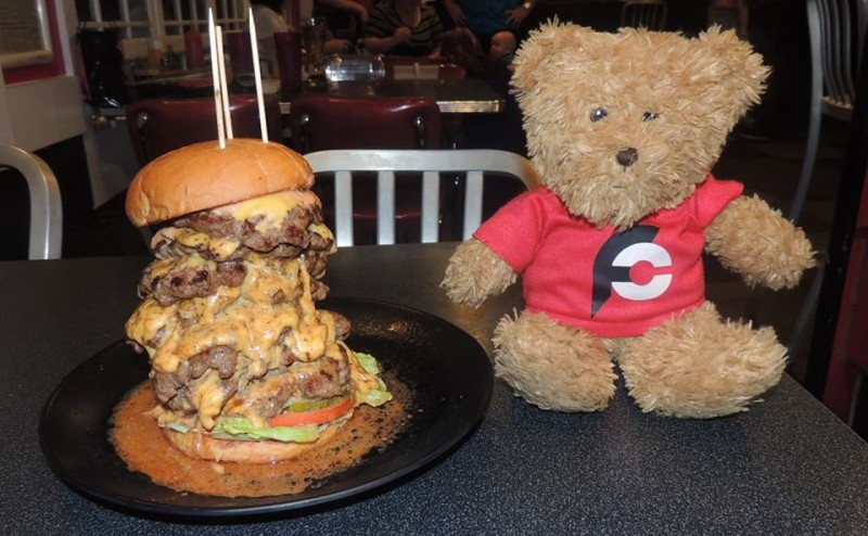 693-cool-cat-cafes-808-burger-challenge-2