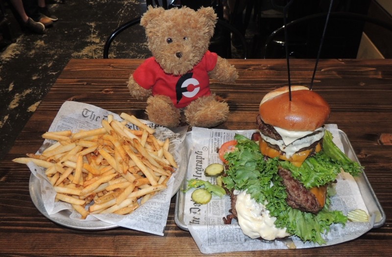 723-beefcakes-republic-burger-challenge