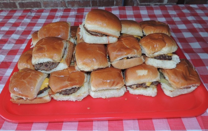 725-sliders-24-burger-sliders-challenge-springfield