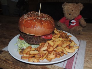 #727 Yasmine's Shanghai China 3kg Burger Challenge