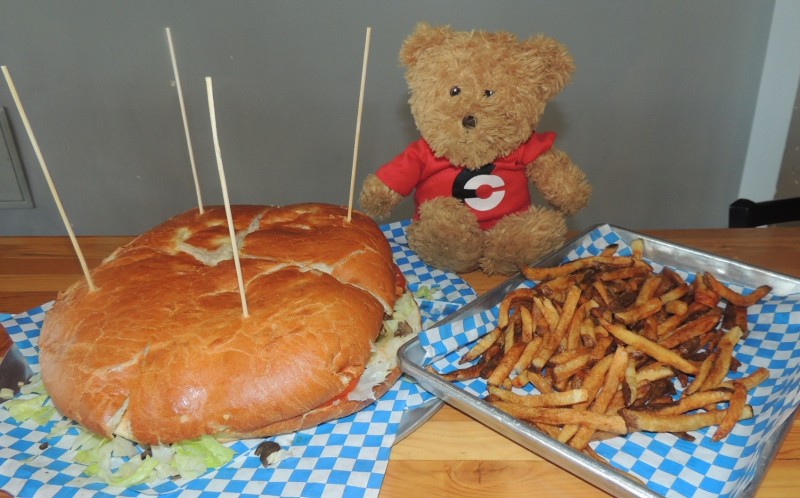 738-kriners-family-burger-challenge-anchorage-alaska