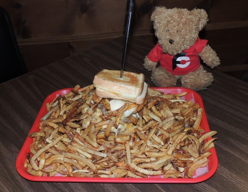 767-lakeside-grills-monster-burger-challenge