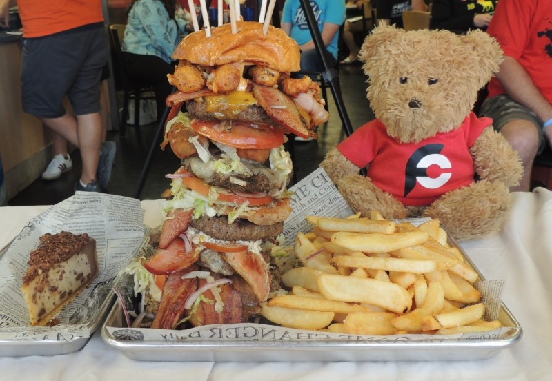 773-bg-burgers-monster-burger-challenge-bowling-green