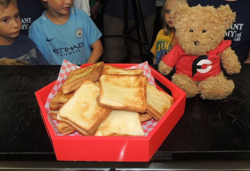 780-pitt-street-pharmacy-grilled-cheese-record-challenge