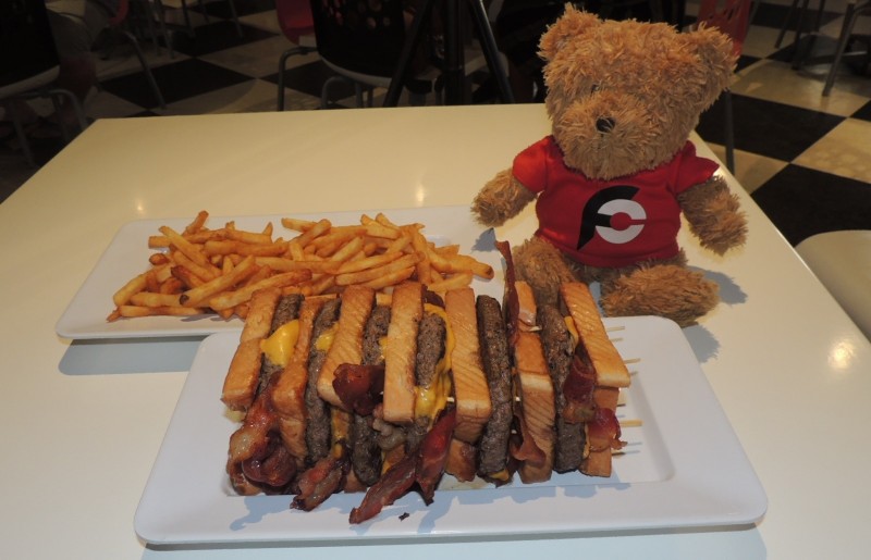 783-rocket-6-patty-big-moon-burger-challenge