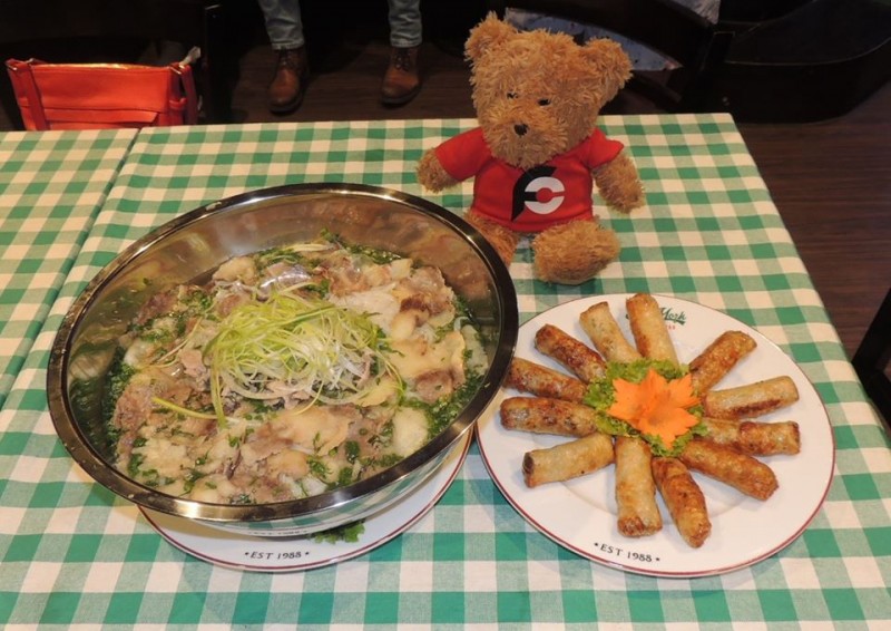 786-new-york-sports-bar-hanoi-pho-spring-rolls-challenge